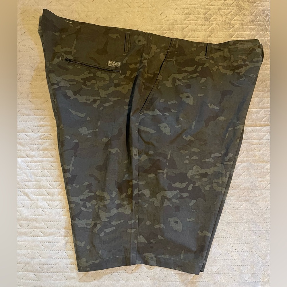 Dixxon camo shorts mens size 48 green‎ EUC
